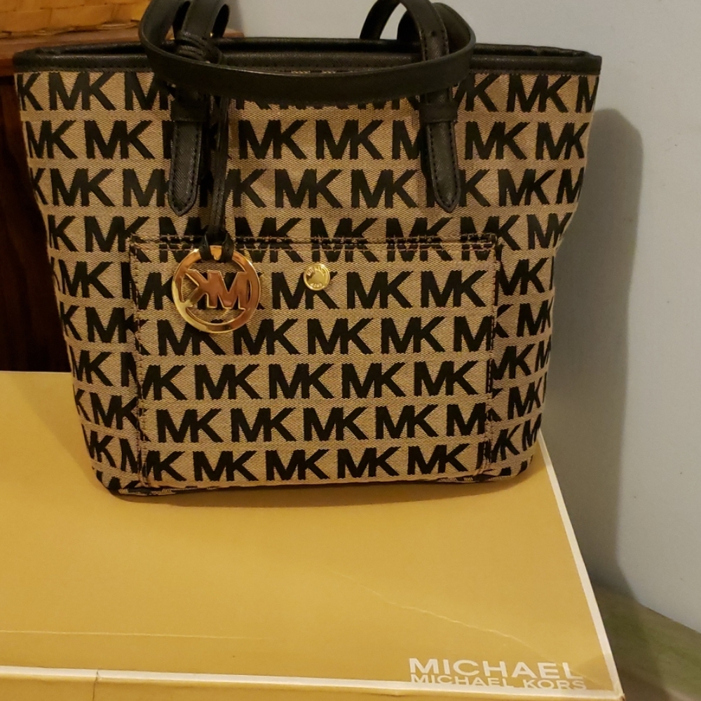Michael Kors purse